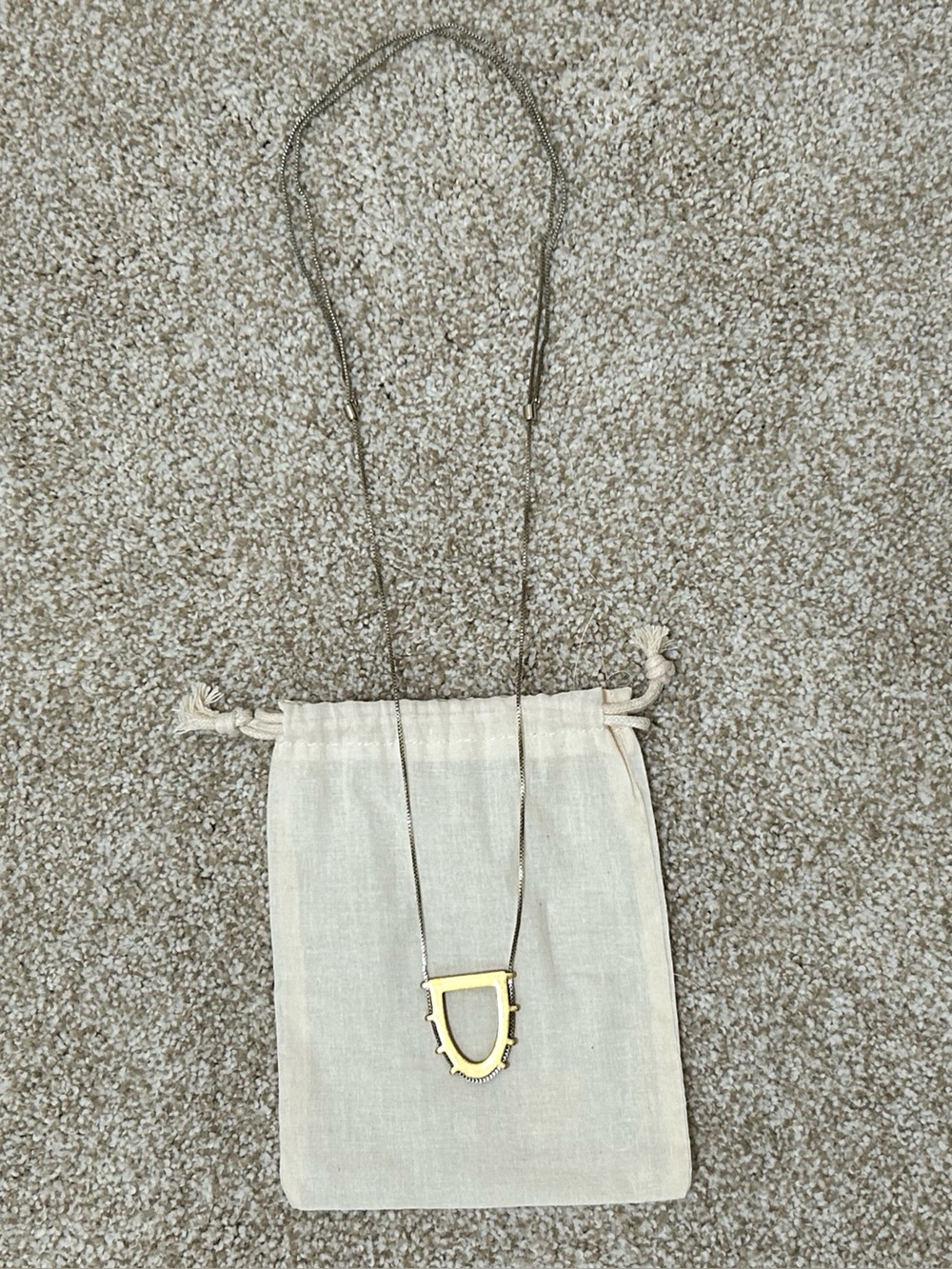 Madewell Adjustable Gold-Tone Horseshoe Pendant Necklace 2000s casual